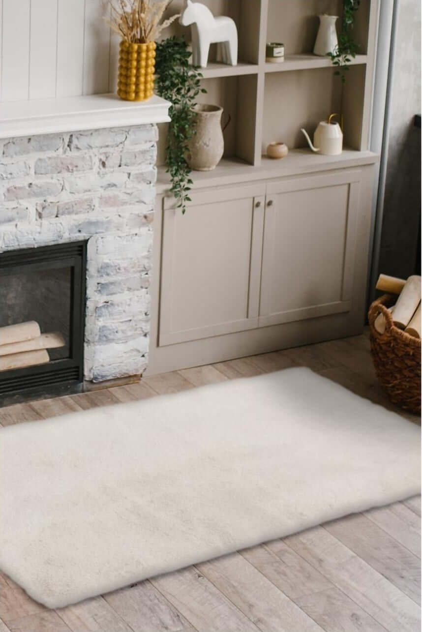 Luxury White Faux Fur Rug
