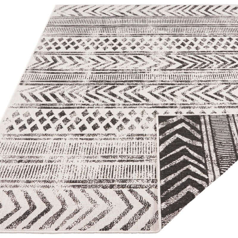 Reversible Geometric Indoor-Outdoor Flatweave Rug