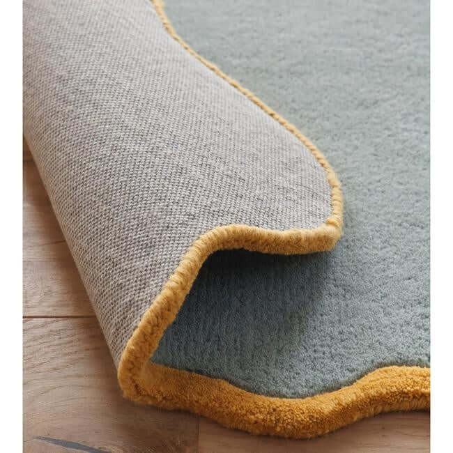 Scalloped Rugs Bordered Design