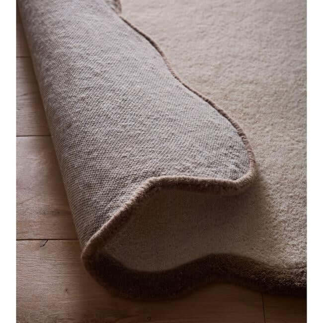 Scalloped Rugs Bordered Design