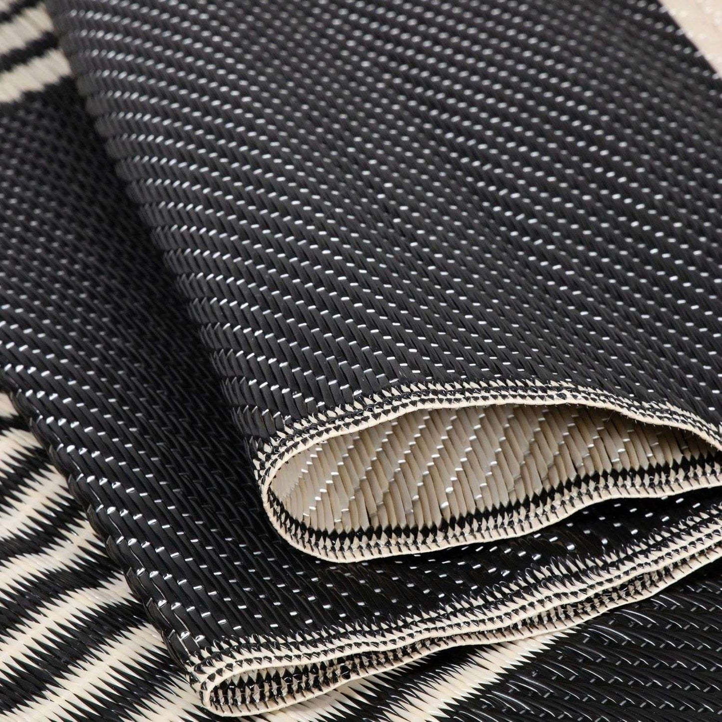 Urban Outdoor Rug Black & Beige | 1010