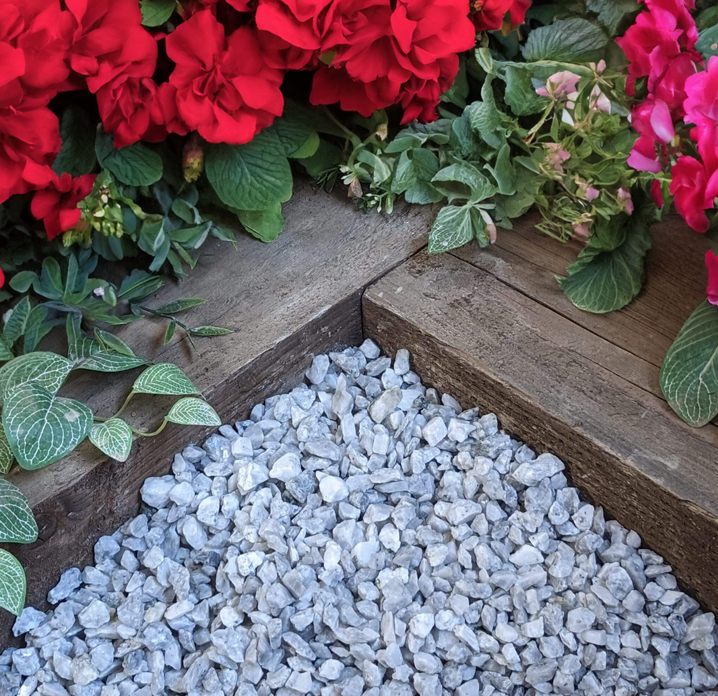 20mm Polar Blue Marble Chippings