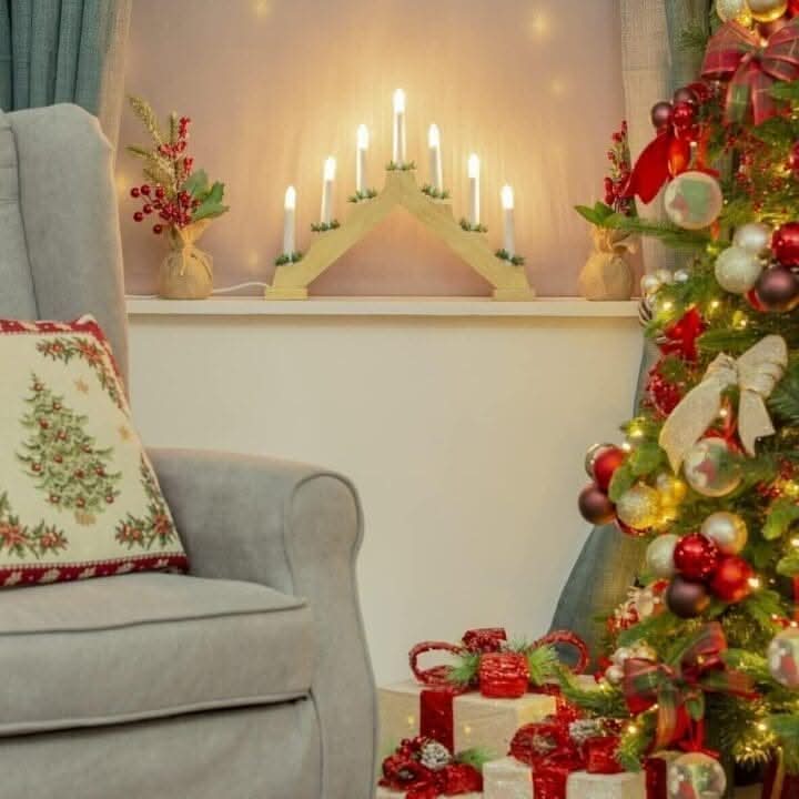 7 Bulb Natural Wooden Christmas Candle Bridge
