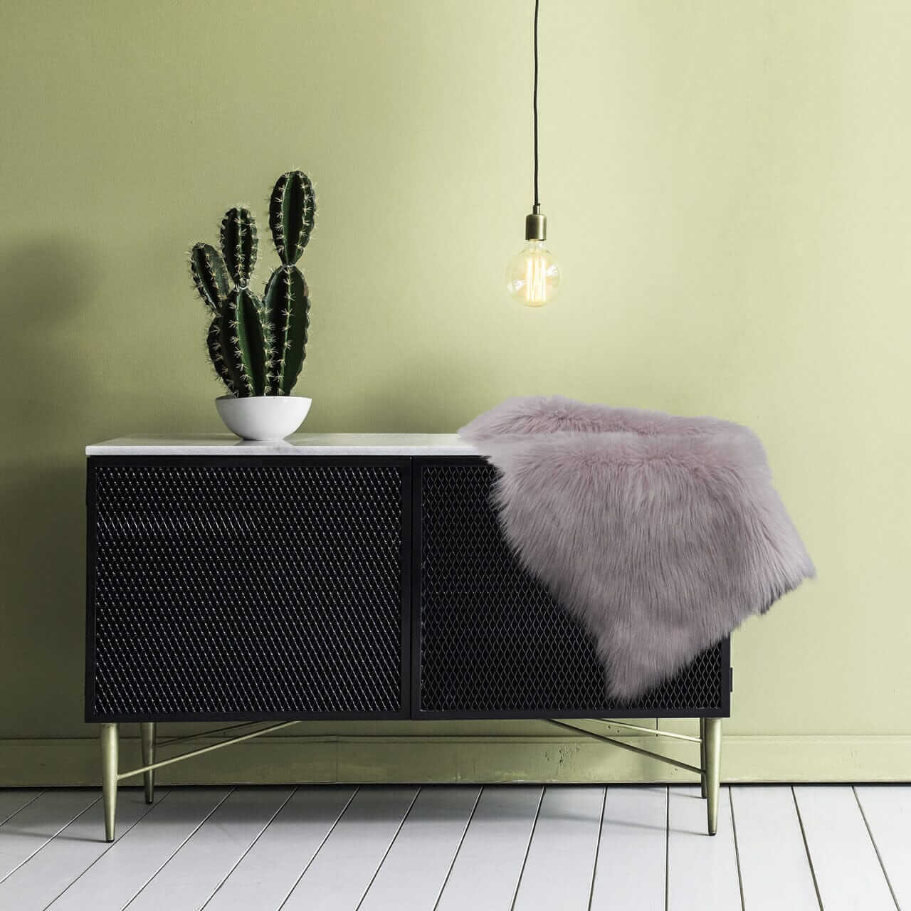 Muslera Faux Fur Light Grey Rugs | M4